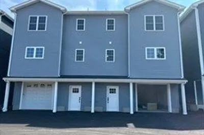 60 Garside St #5