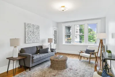 8 Kinross Rd #4 1