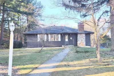 2 Wellington Rd #2 1
