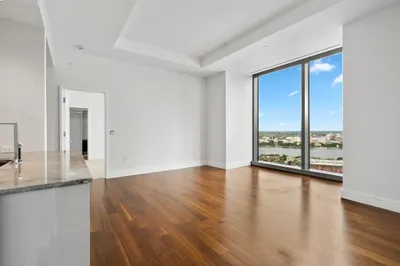 1 Dalton St #3302 1