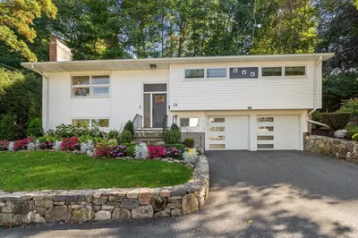 28 Woodbine Circle 1
