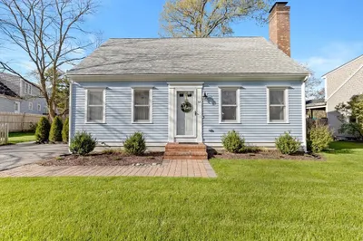 64 Redwood Cir 1