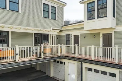 15 Valentine St #15