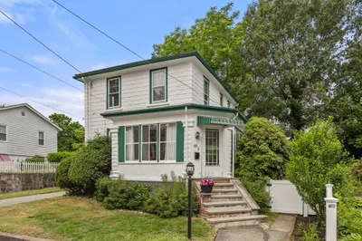 83 Schiller Rd