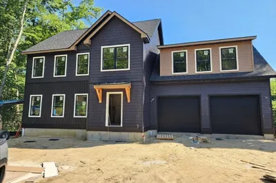 75 Willard Rd 1