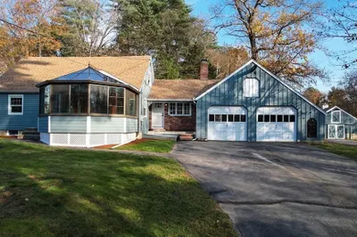 123 Pond St 1