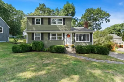11 Lookout Avenue 1