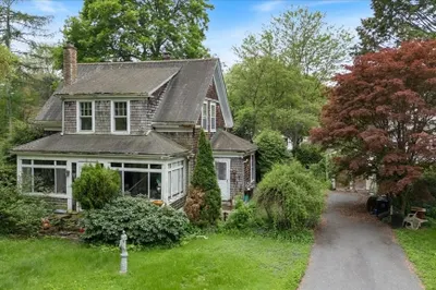 42 Maple Street