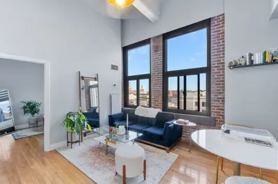 320 W 2nd St #504