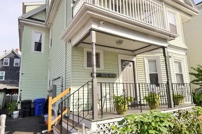 42 Corona St #2