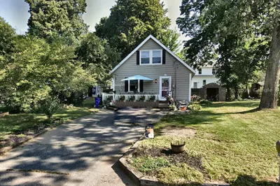 37 Sherman St 1