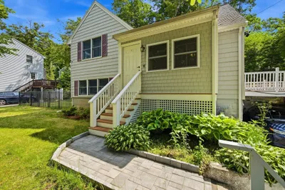 210 Nashua Rd 1