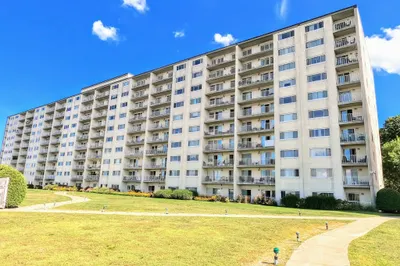 200 Cove Way #513 1