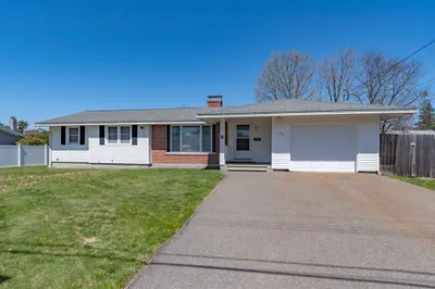 204 Knollwood Ave 1