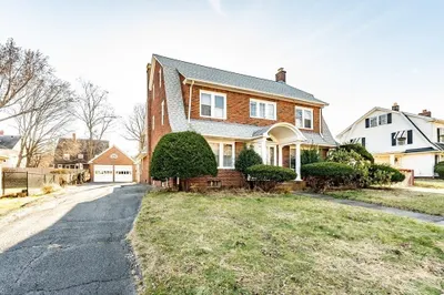 121 Bellevue Ave 1