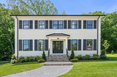 320 Lexington St