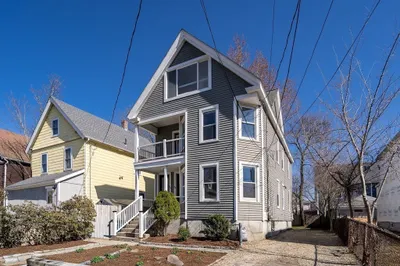 58-60 Elmwood St #58 1