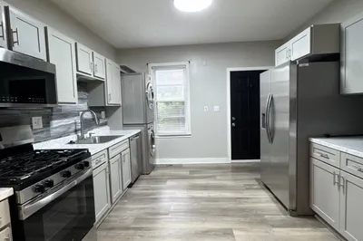 39 Oakwood St #1 1