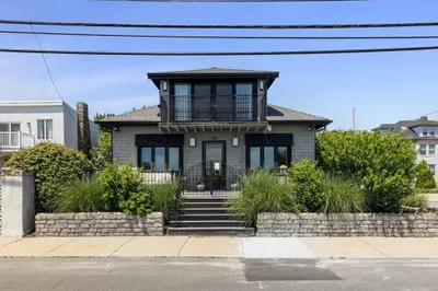 325 Rice Ave 1