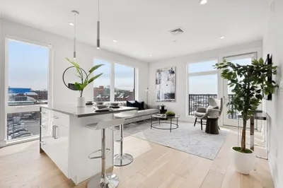 420 West Broadway #406