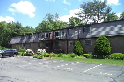3 Pembroke Dr #5 1