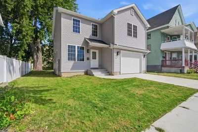 24 Medford St 1