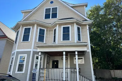 8 Conrad St #1 1
