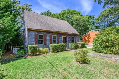213 Hinckley Rd