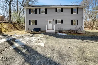 60 Pine Ave