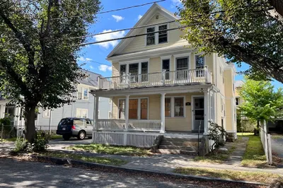 84 Everett St #1