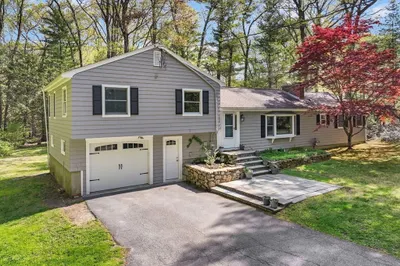 214 Glezen Lane 1