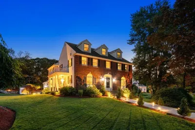 4 Cunningham Lane
