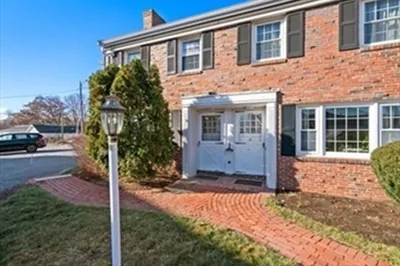 272 Main Street #1B 1