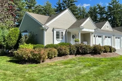 33 Carriage Ln #33 1