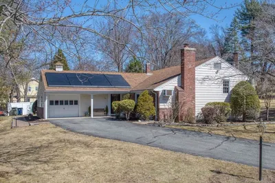 56 Chase Rd
