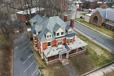 495 Appleton St 1