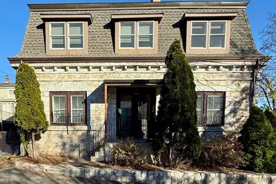 375 High St #4