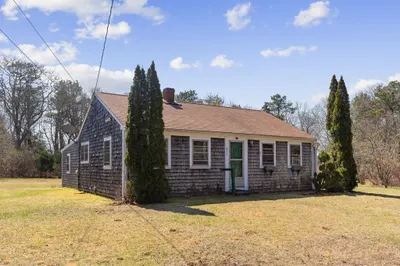 471 Old Falmouth Rd 1
