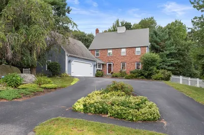39 Sycamore Dr 1