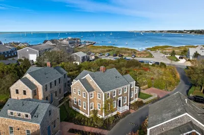 6 Mariner Way 1