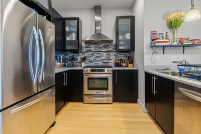 152 Old Colony Avenue #10