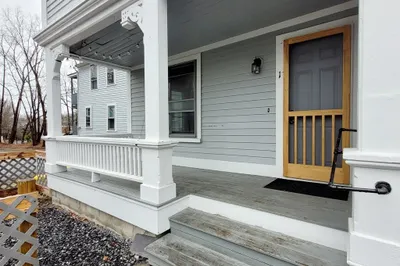 2 Oak Street #1 1