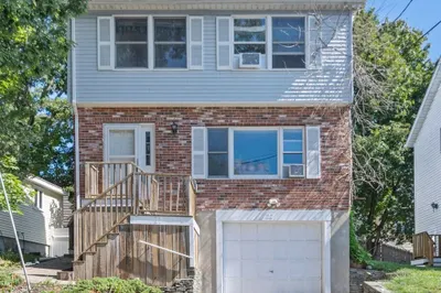 22 Rosemont Avenue