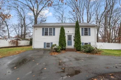 122 Lazel Street 1