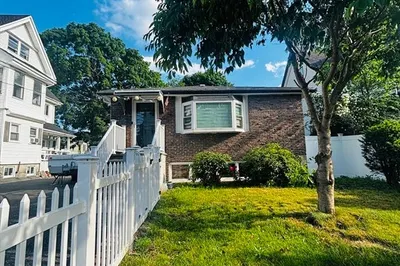 109 Webster St #1