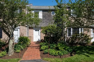 8 Captain Cook Ln #U:8