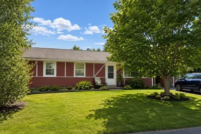 3 Pine Tree Dr