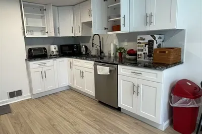 91 Sunnyside Ave #1 1