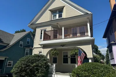 10 Fairview St #1