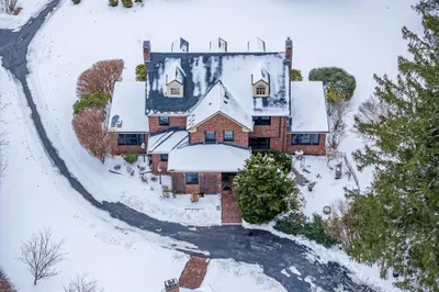 51 Newton St 1